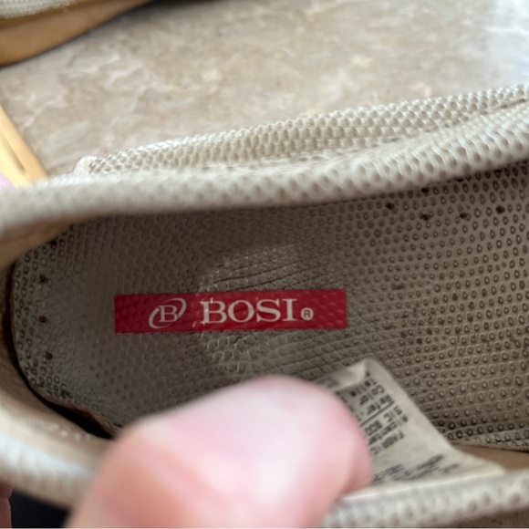 Bosi cream color slip on shoe with detail on to oh shoe size 5 - Picture 4 of 8